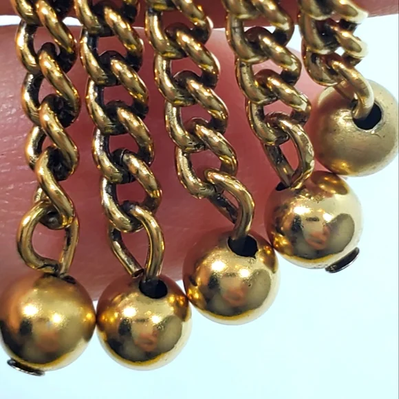 Elegant Brooch Gold Plated and Red